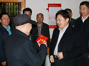 劉志仁親臨郴汽集團(tuán)走訪慰問軍轉(zhuǎn)干部國防建設(shè)二等功臣侯尚德