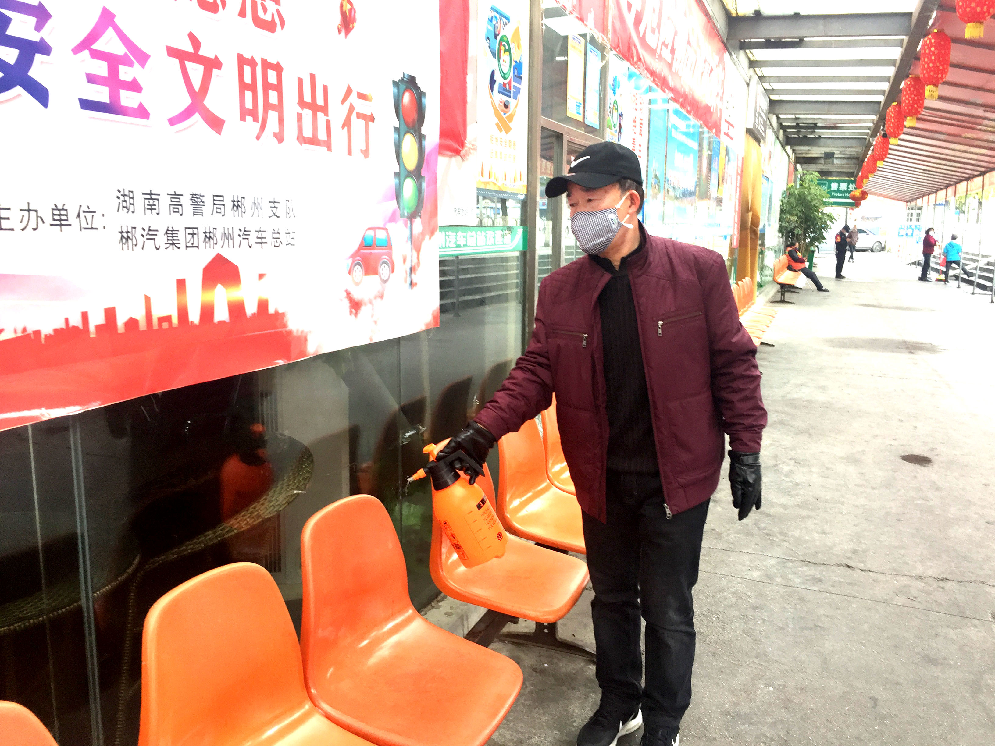 戰(zhàn)疫中的堅守者——丁新光